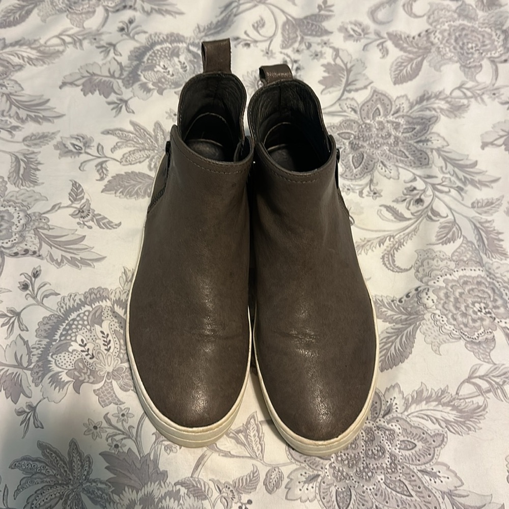 J/Slides Platform Zippered Chelsea Boots In Great… - image 2